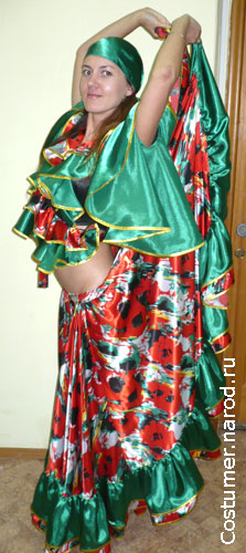Танцевальный цыганский женский костюм