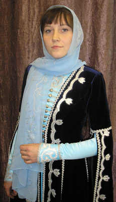 Женский чеченский национальный костюм